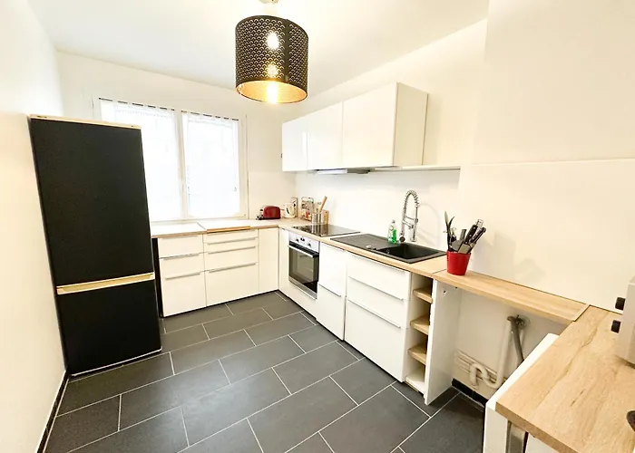 Lumineux Avec Balcon Parking Prive * Μπρεστ