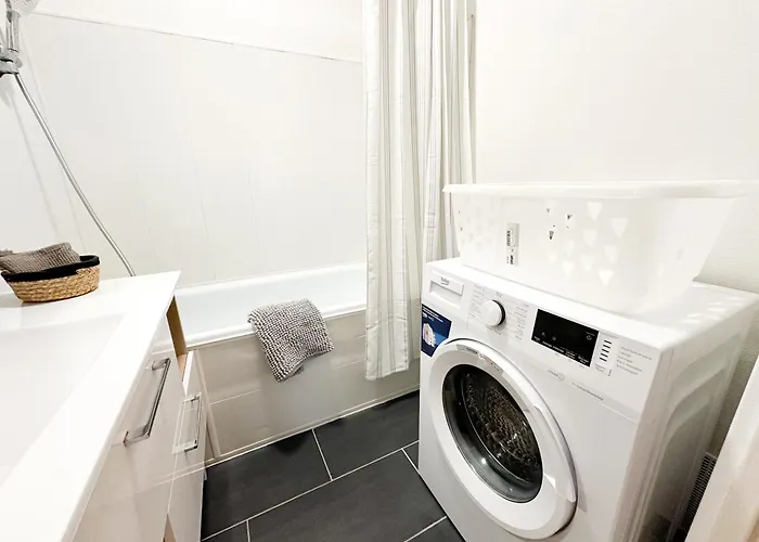 Lumineux Avec Balcon Parking Prive *