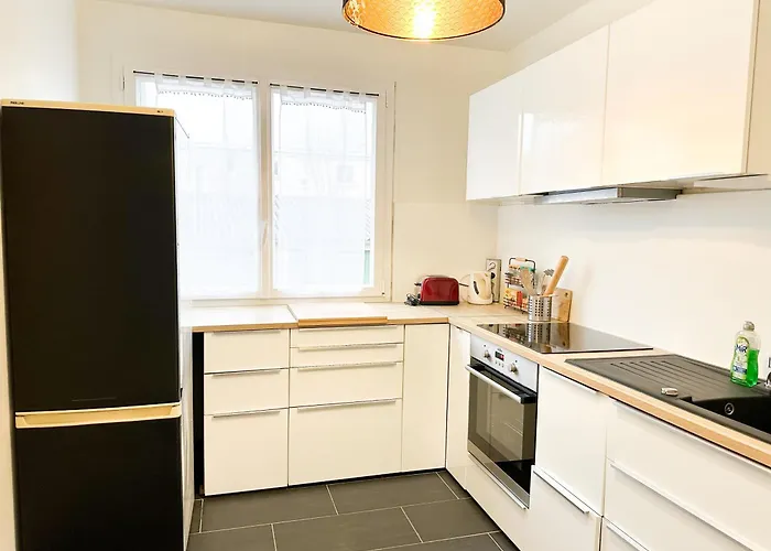 Lumineux Avec Balcon Parking Prive *