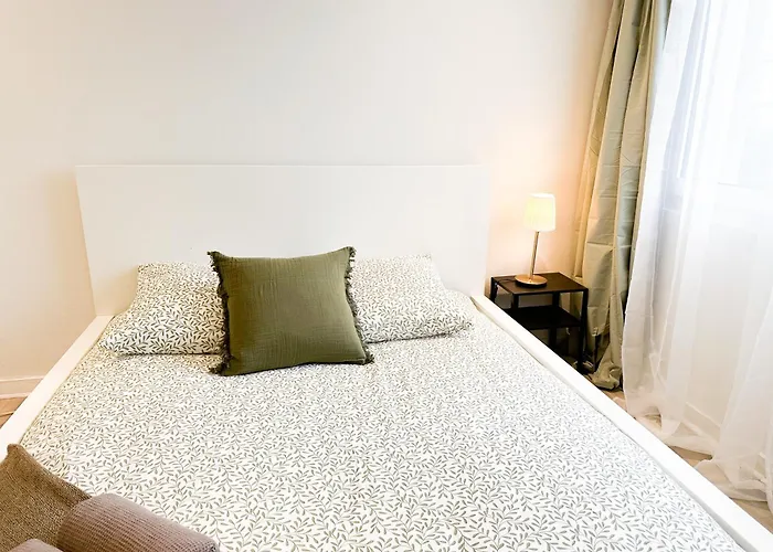 Lumineux Avec Balcon Parking Prive Brest